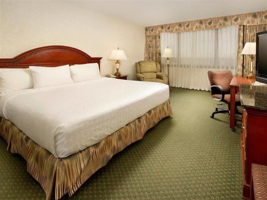 Drury Inn & Suites St. Louis Крийв Кър Екстериор снимка